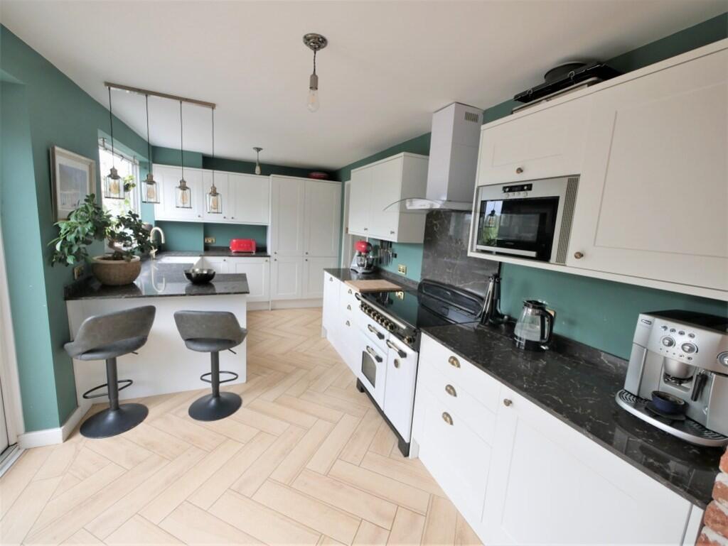 House in Ipswich, Castle Hill - View 4
