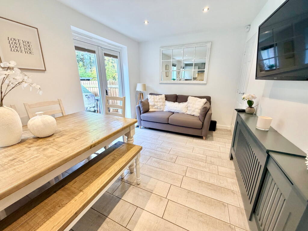 Kestrel Road, Barnsley, S75 1AR photo 4