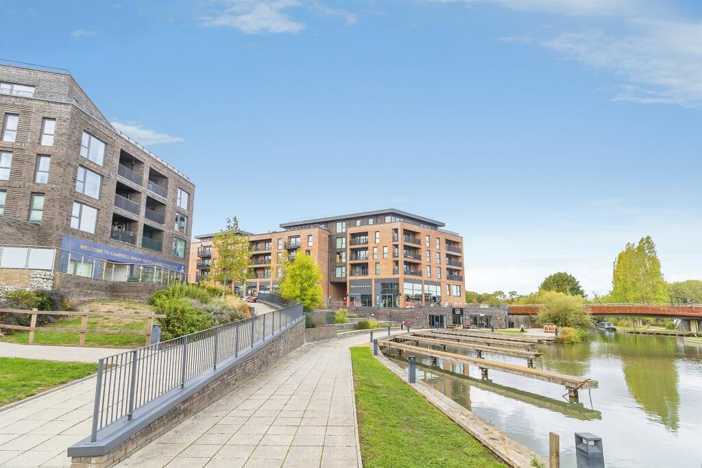Apartment in Milton Keynes - More