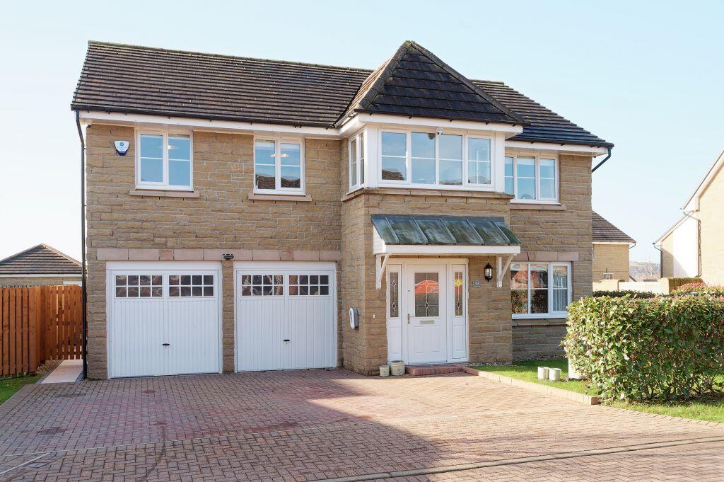 Main image of property: 33 Lochside Avenue, Bishopton, PA7 5FZ