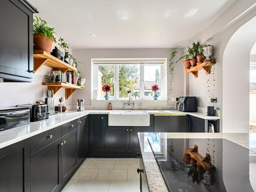 Benedict Street, Glastonbury, BA6 photo 5