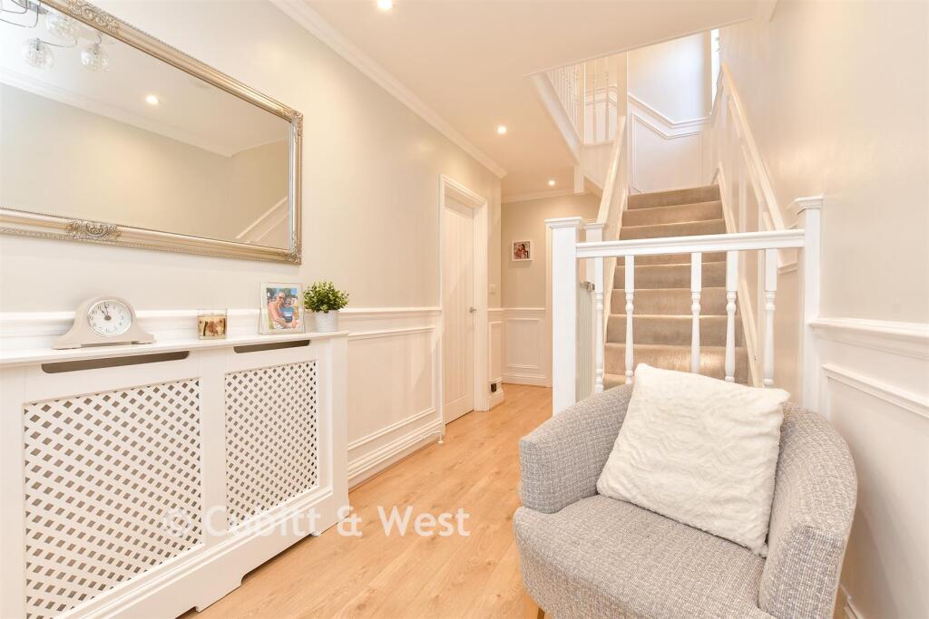 House in Epsom, Nork - View 5