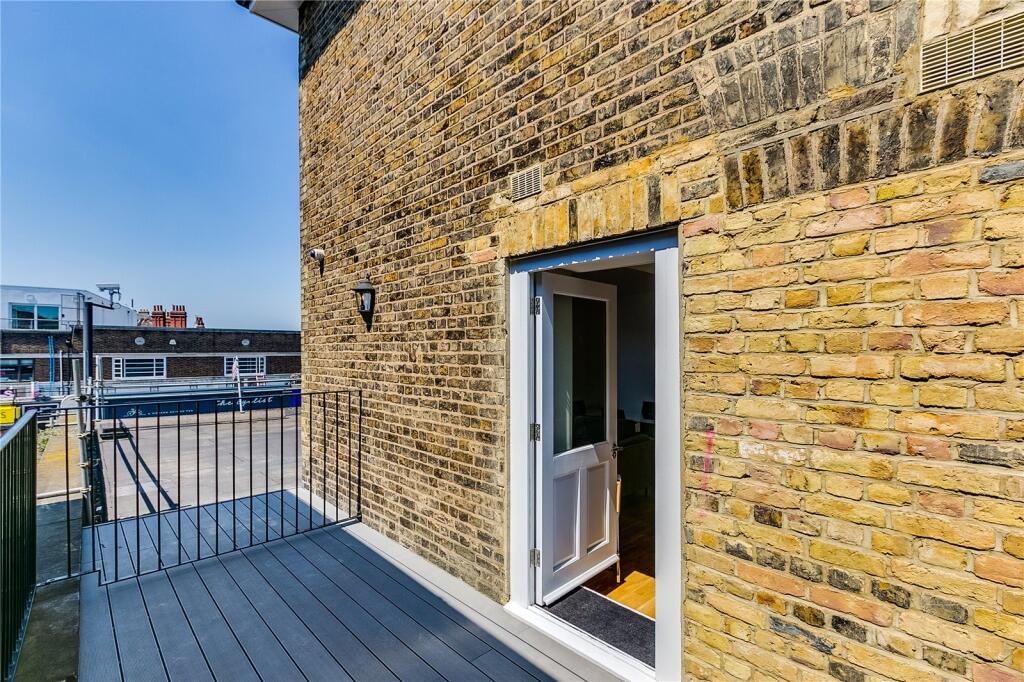 Apartment in London - More