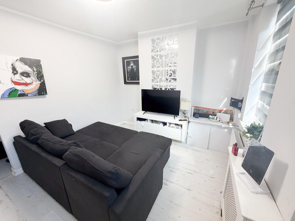 House in Stoke-on-Trent - View 2