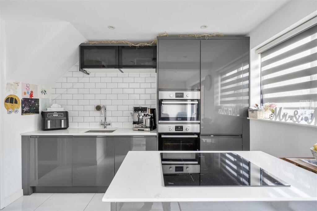 House in Maidstone, Barming Heath, Barming - View 3