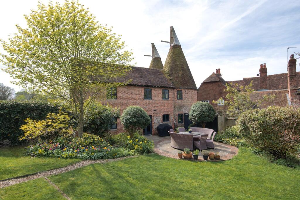 Main image of property: Heaverham Road, Sevenoaks, Kent, TN15