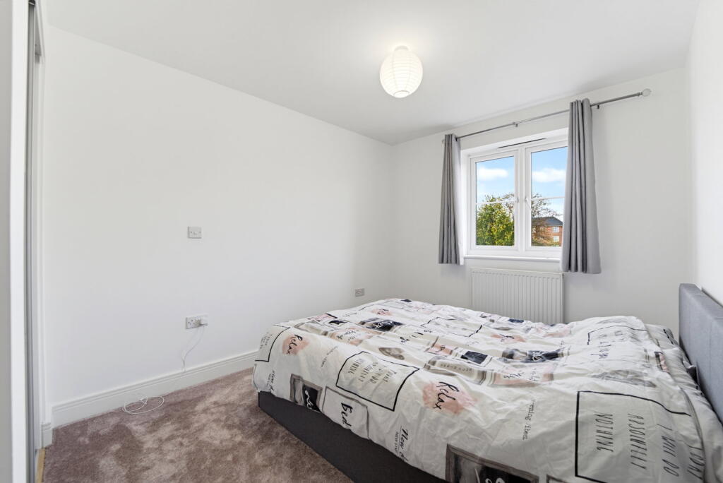 Apartment in Twickenham - View 5