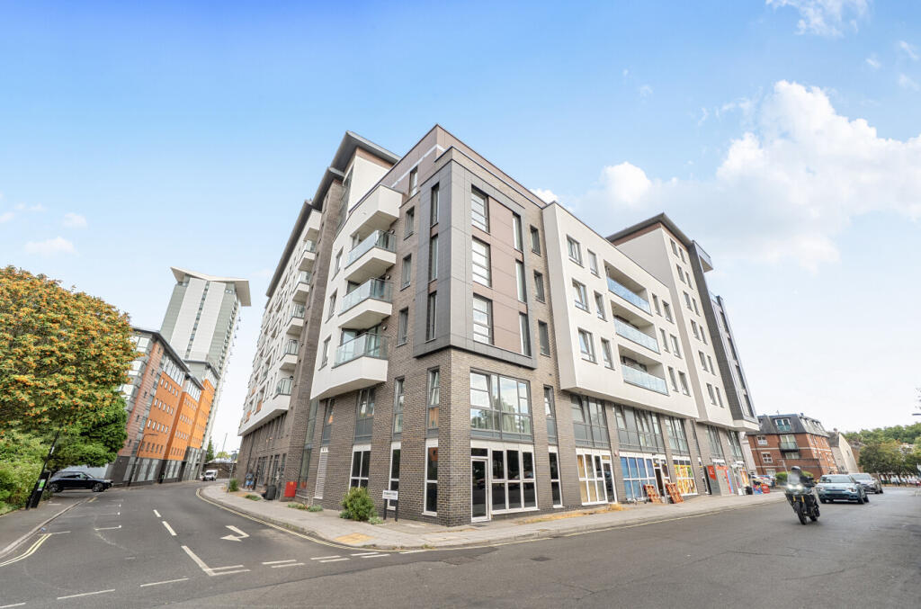 Main image of property: College Street, Southampton, Hampshire, SO14