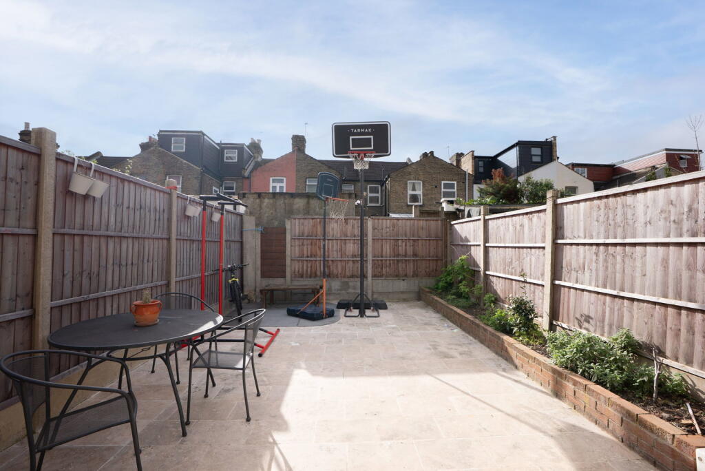 Lyttelton Road, Leyton, E10 5NQ – pohled 6