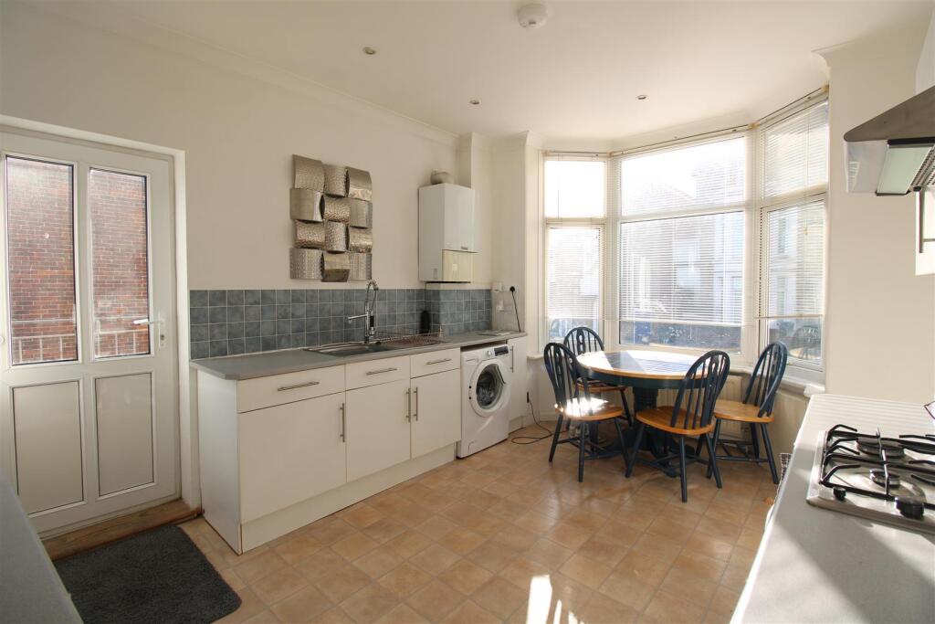 House in Portsmouth - View 4