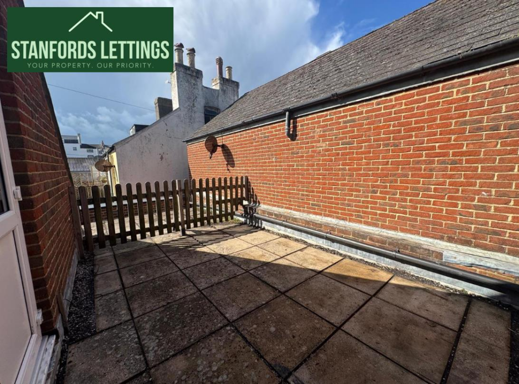 Main image of property: 26 New Street, Worthing, BN11 3BT