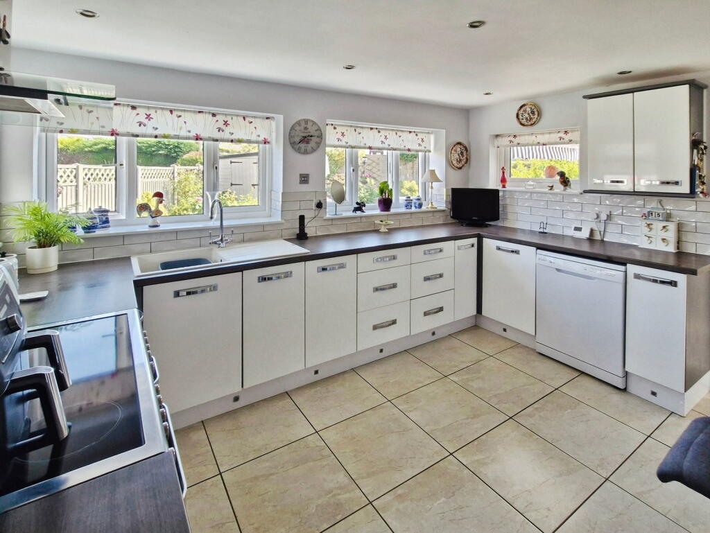 House in Hull - More