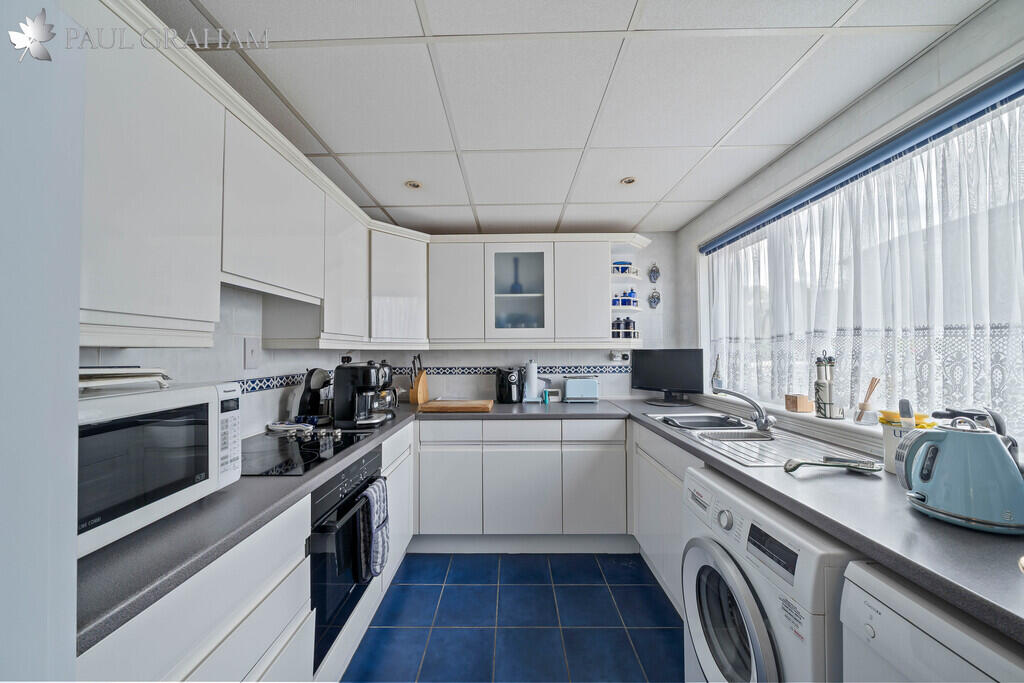 House in London, Beddington - View 4