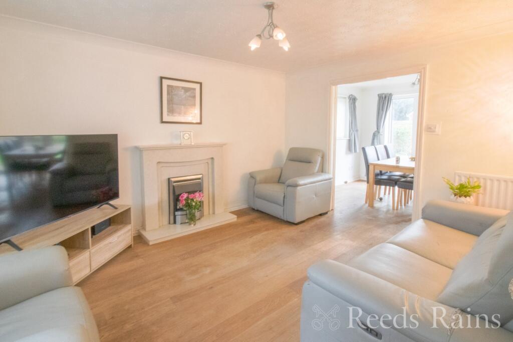 Lyneal Avenue, Great Sutton, Ellesmere Port, Cheshire, CH66 photo 2