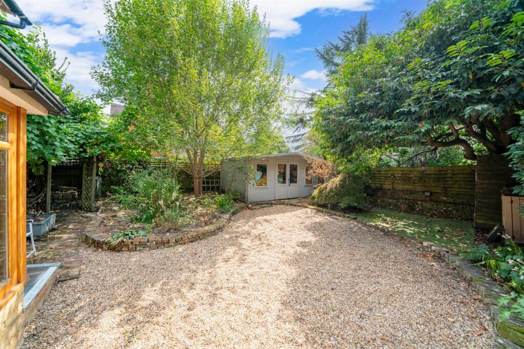 House in Watford - View 4