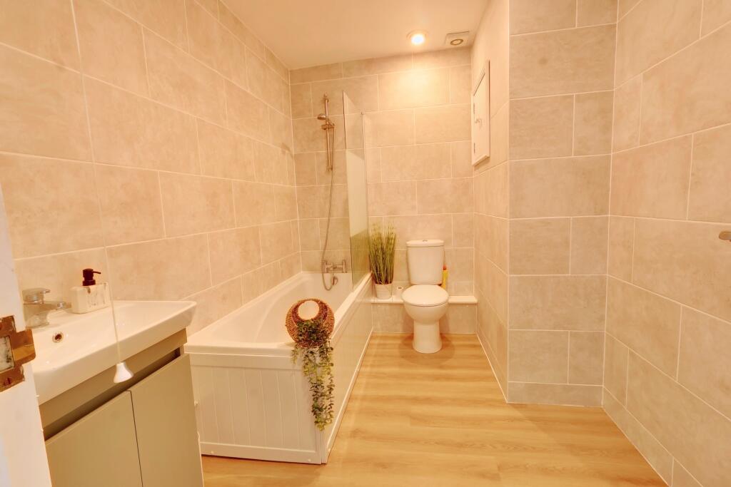 Apartment in East Hampshire, Horndean - View 5
