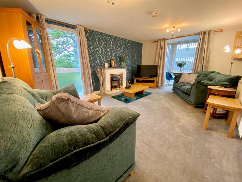 Hartington Court, Elland photo 2