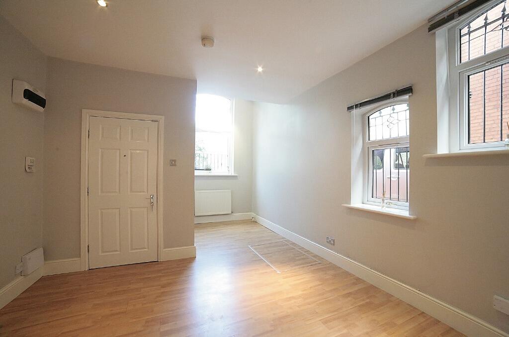 Apartment in Oldham, Greater Manchester - More