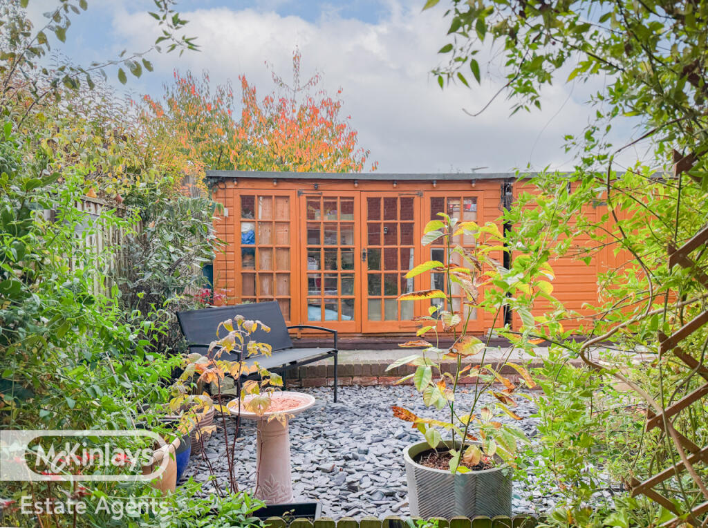 3 bedroom semi-detached with parking in Galmington photo 3
