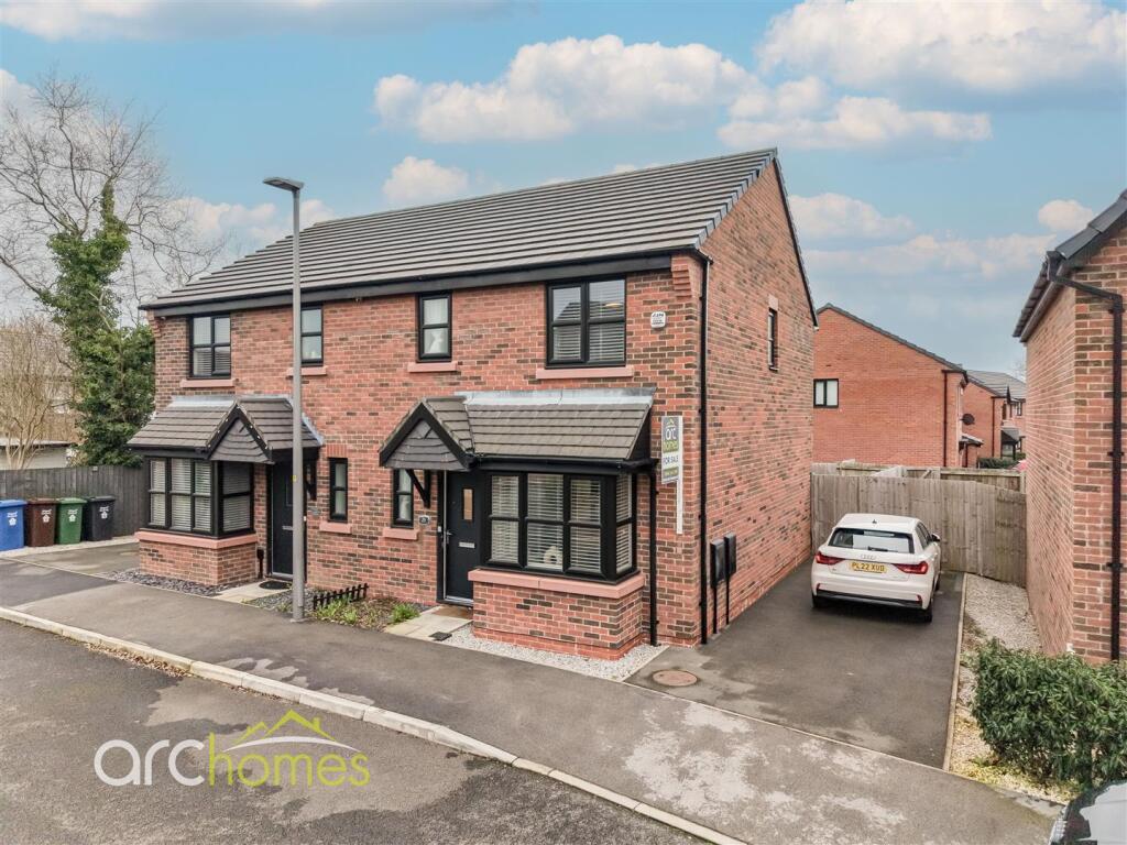 Main image of property: Yew Tree Close, Leigh