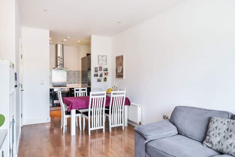 Apartment in London - More