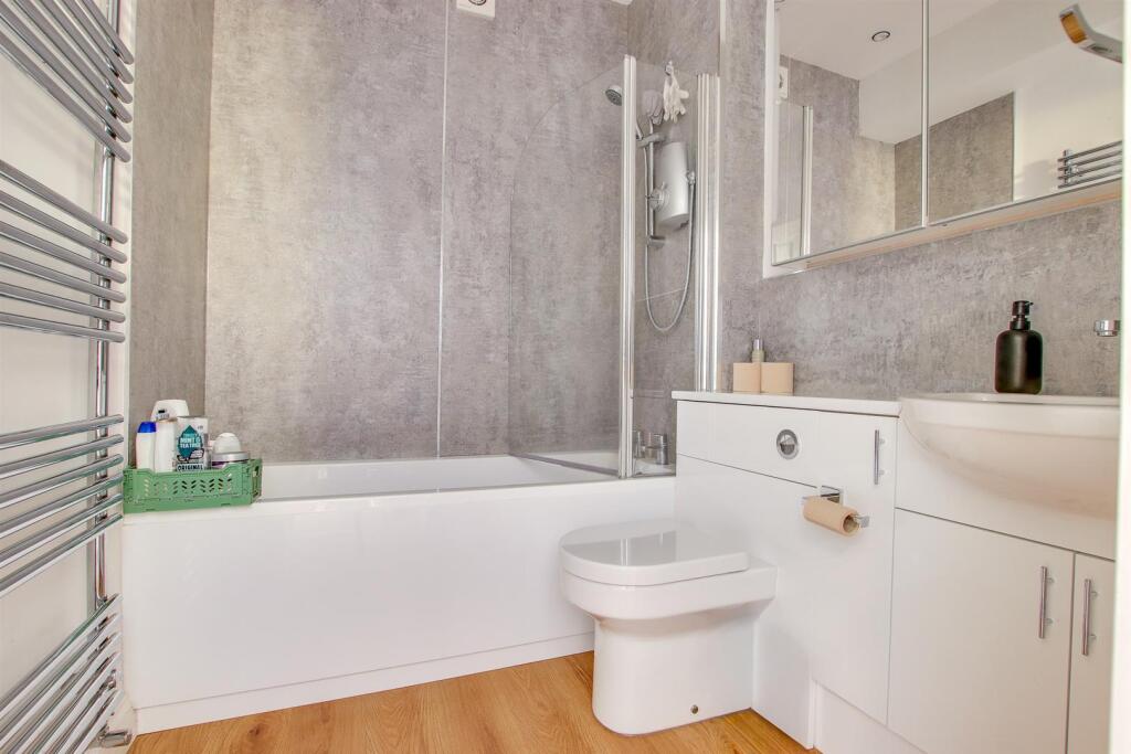 Apartment in Southampton - View 4