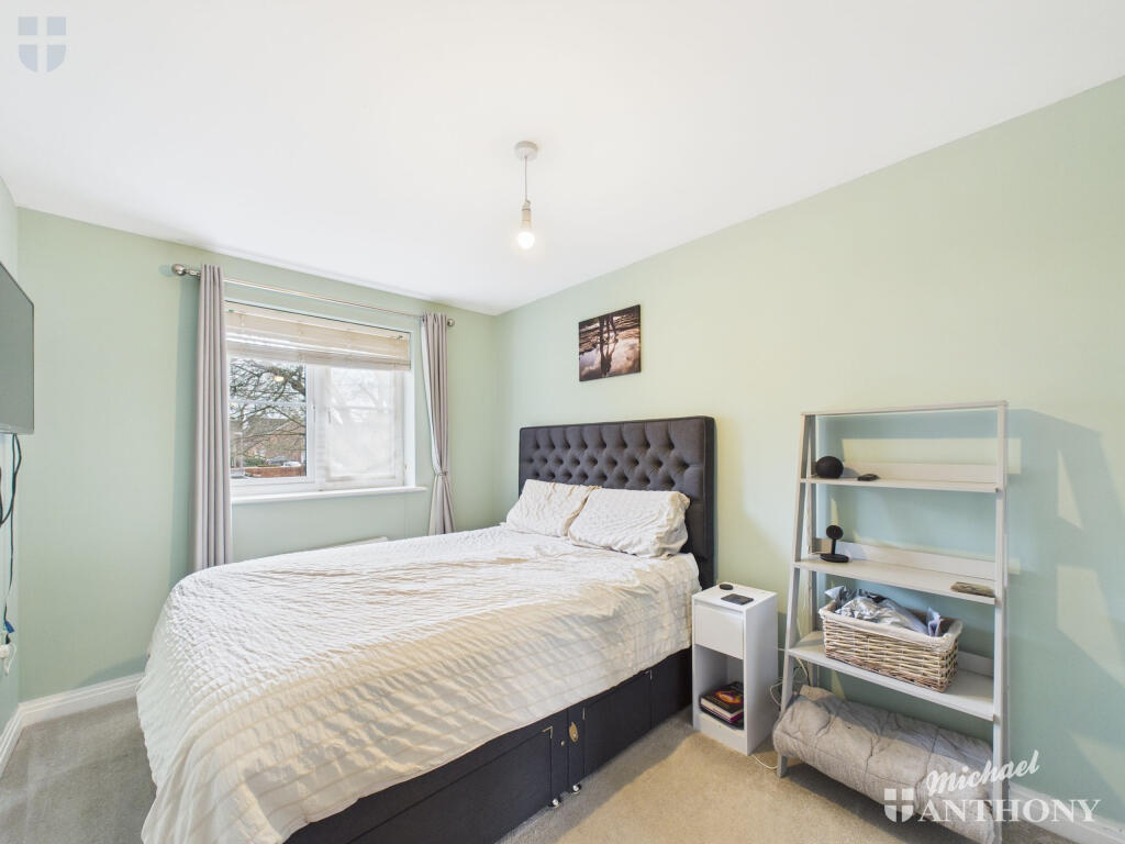 Oak Place, Aylesbury - View 6