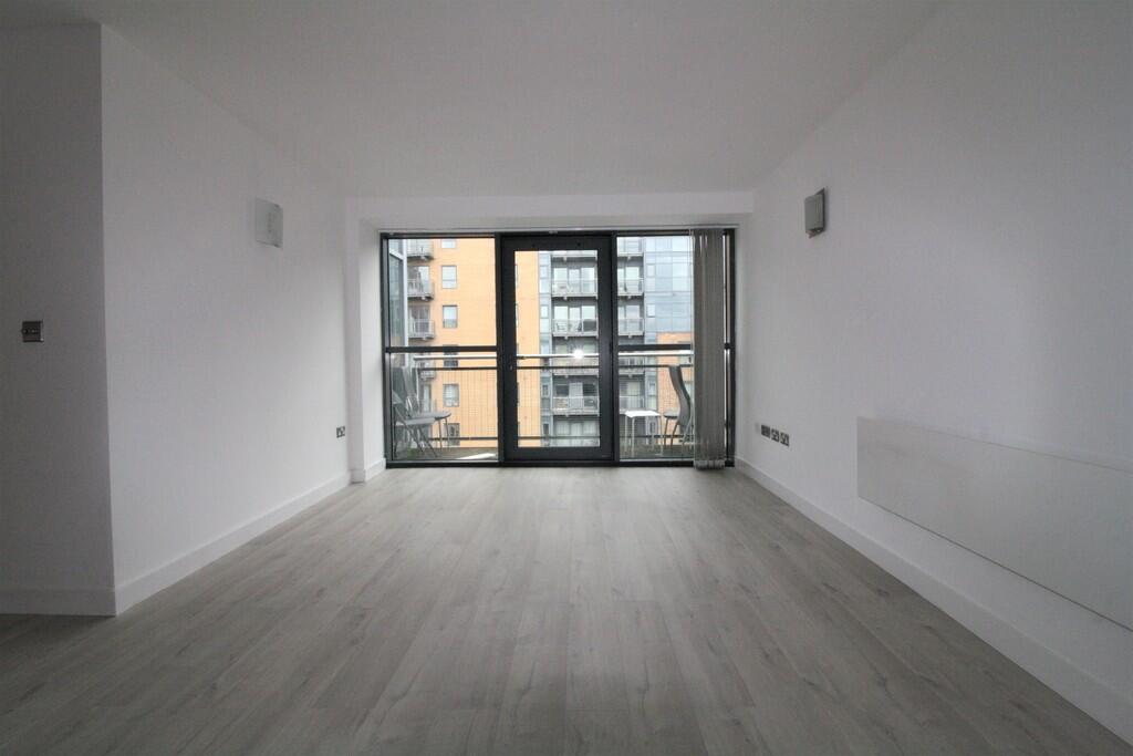 Apartment in Sheffield, South Yorkshire - View 4