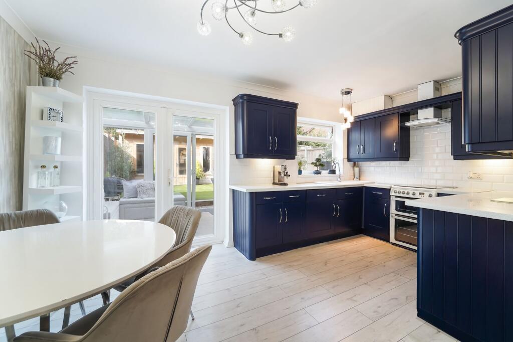 House in Sutton - View 5