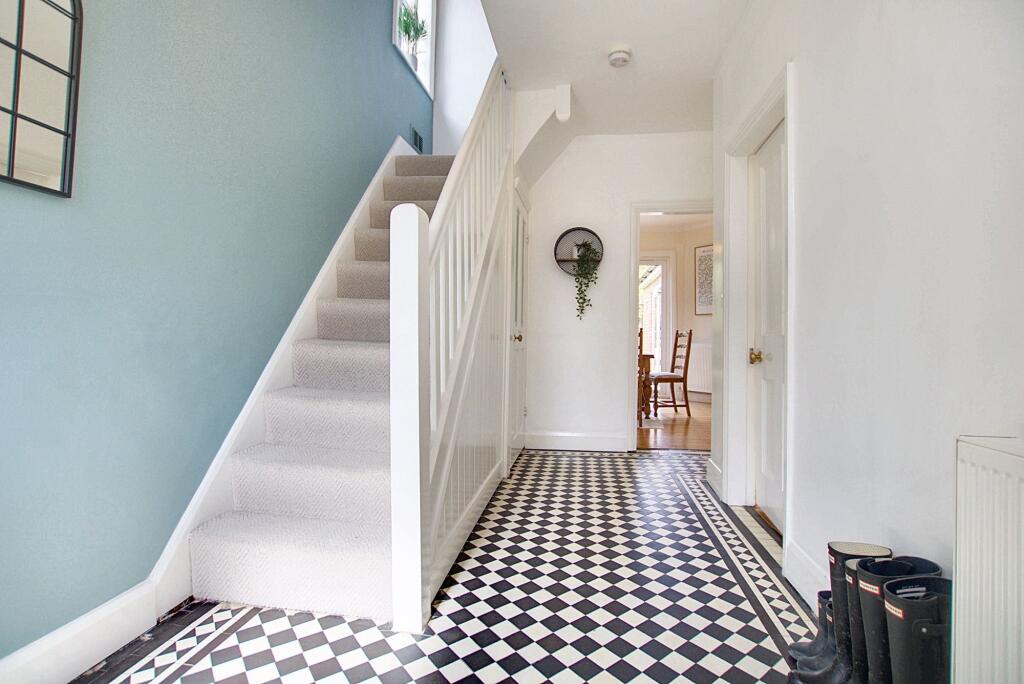 House in Leicester, Knighton - More