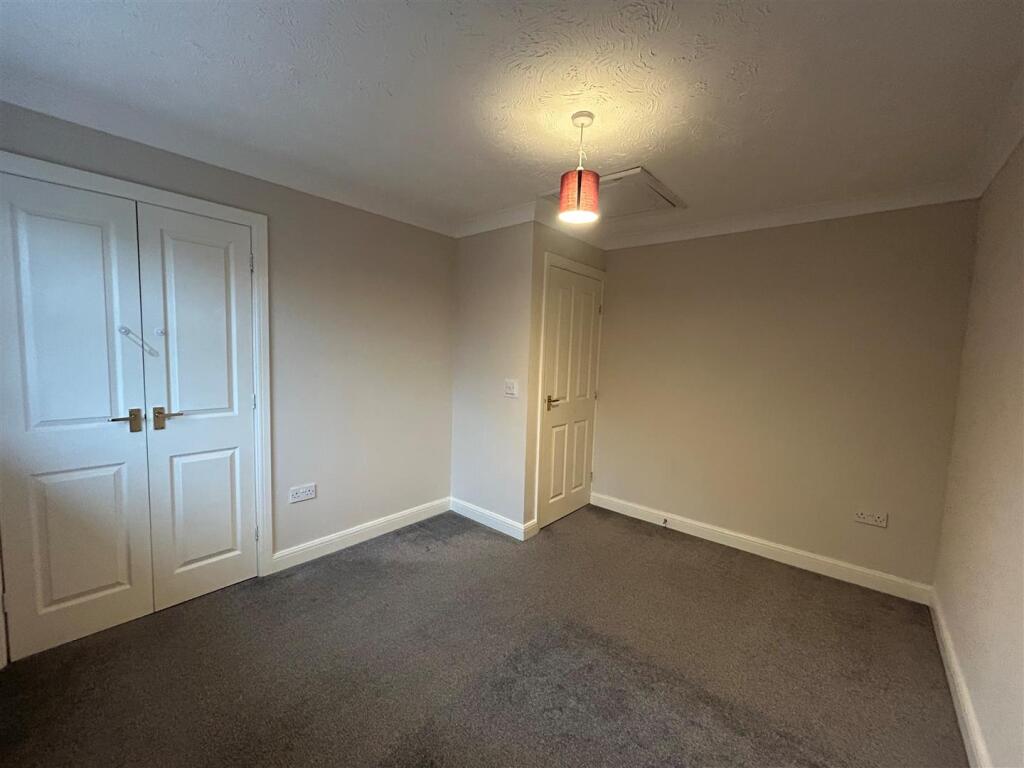 Mill Green Court, Kettering - More