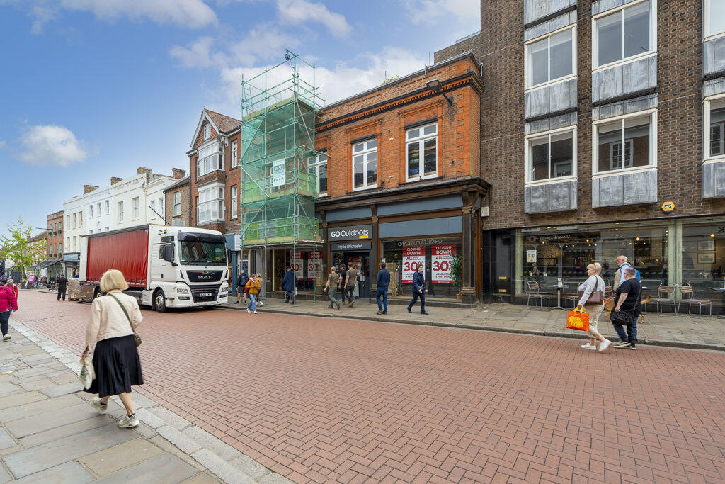 Main image of property: 4 South Street, Chichester, West Sussex, PO19 1EH
