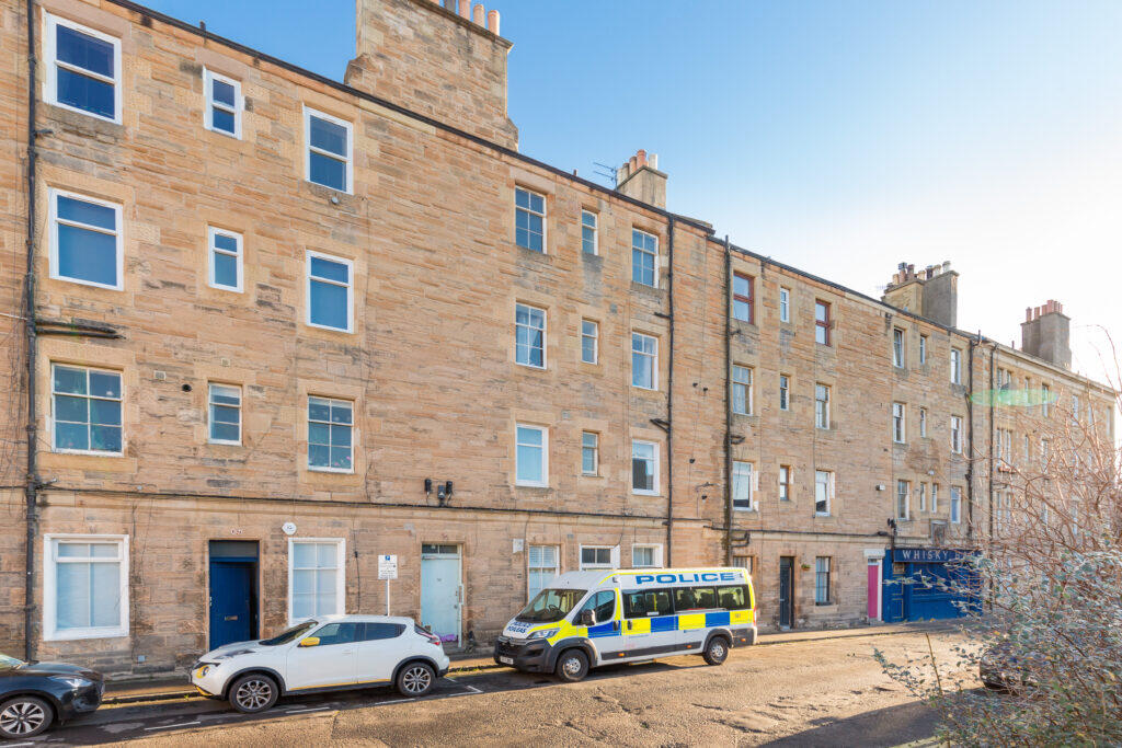 Main image of property: 59, 1F3 St Leonard’s Hill, Newington, EH8 9SB