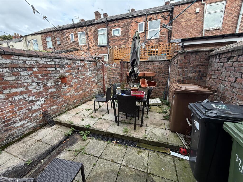 House in Tameside, Greater Manchester - View 4