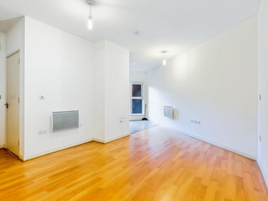 3 Princess Way, Swansea, SA1 photo 2