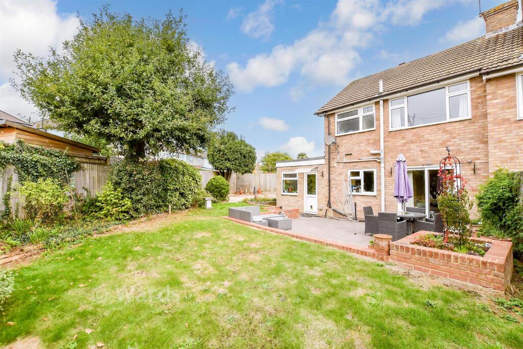 House in Tonbridge and Malling, Kent - More