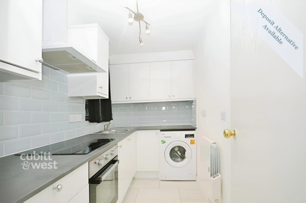 Apartment in Crawley, West Sussex - View 3