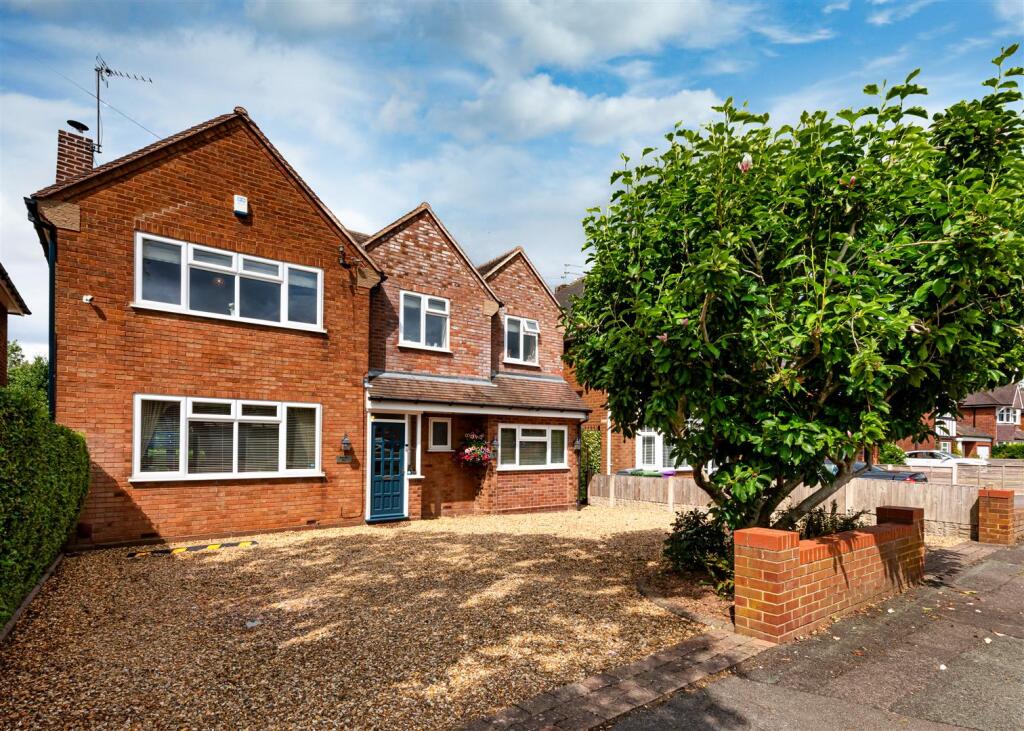 16 Farm Road, Finchfield, Wolverhampton, WV3 8EW, Wolverhampton