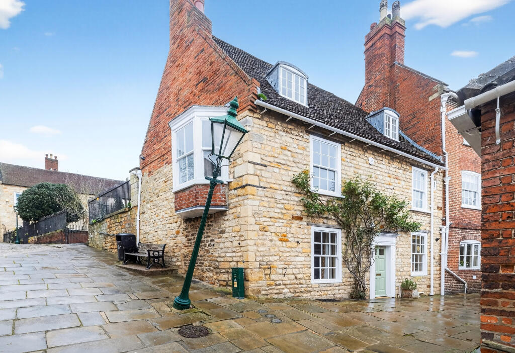 Main image of property: Greestone Terrace, Lincoln, LN2