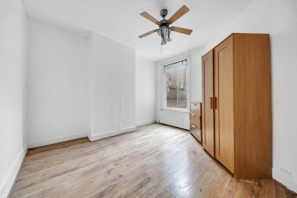 Apartment in London - View 5