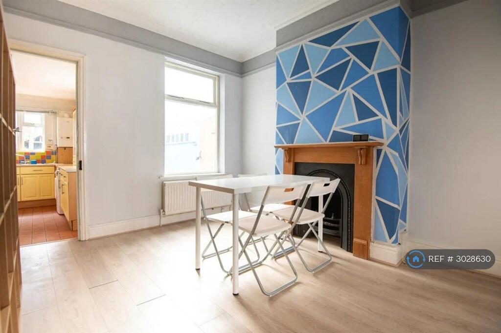 House in Northampton - View 3