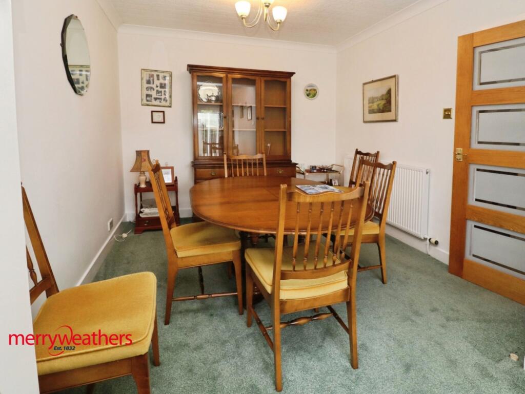 House in Rotherham, Guilthwaite - More