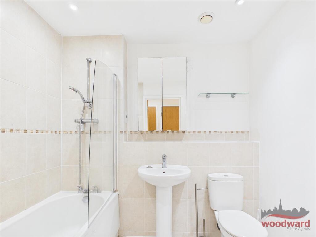 Apartment in Harrow - View 3