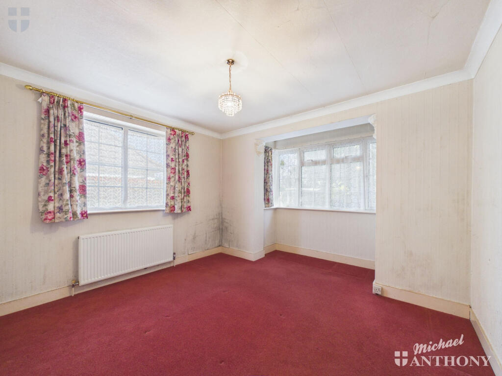 House in Aston Clinton, Buckinghamshire - More