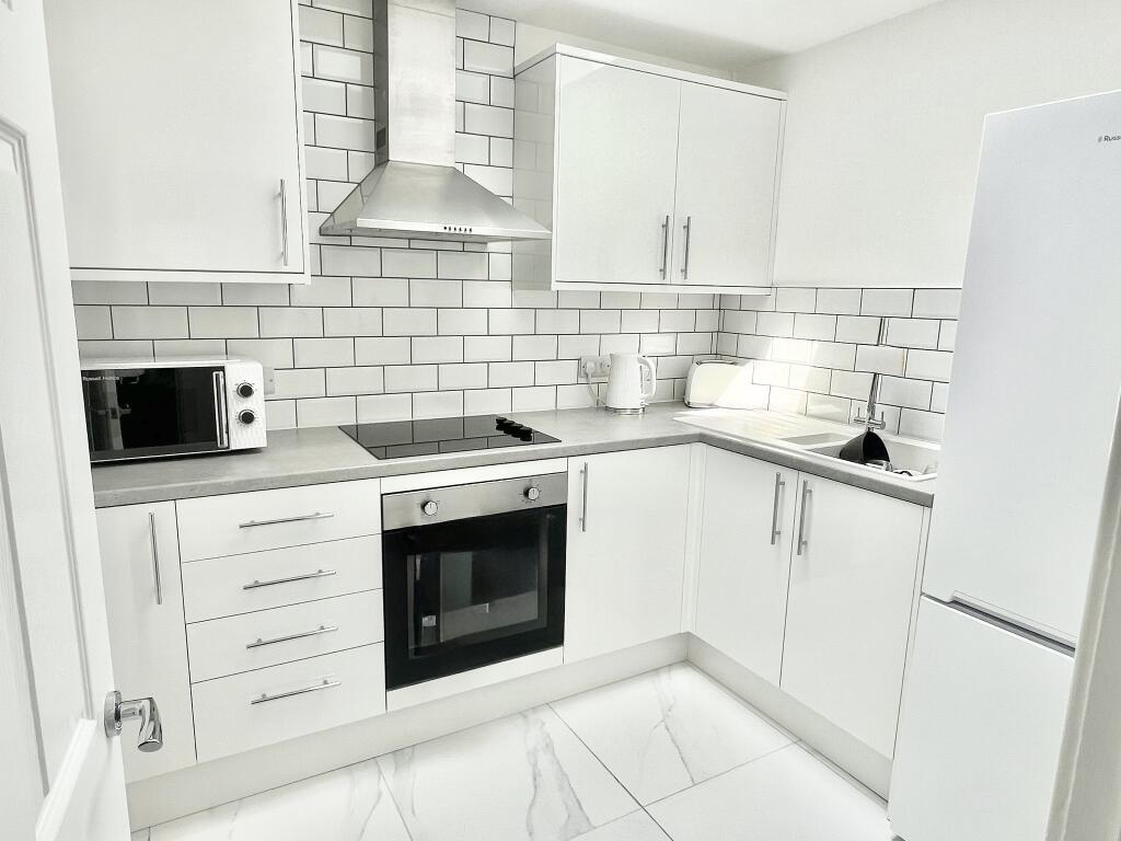 Main image of property: London Road, Horndean