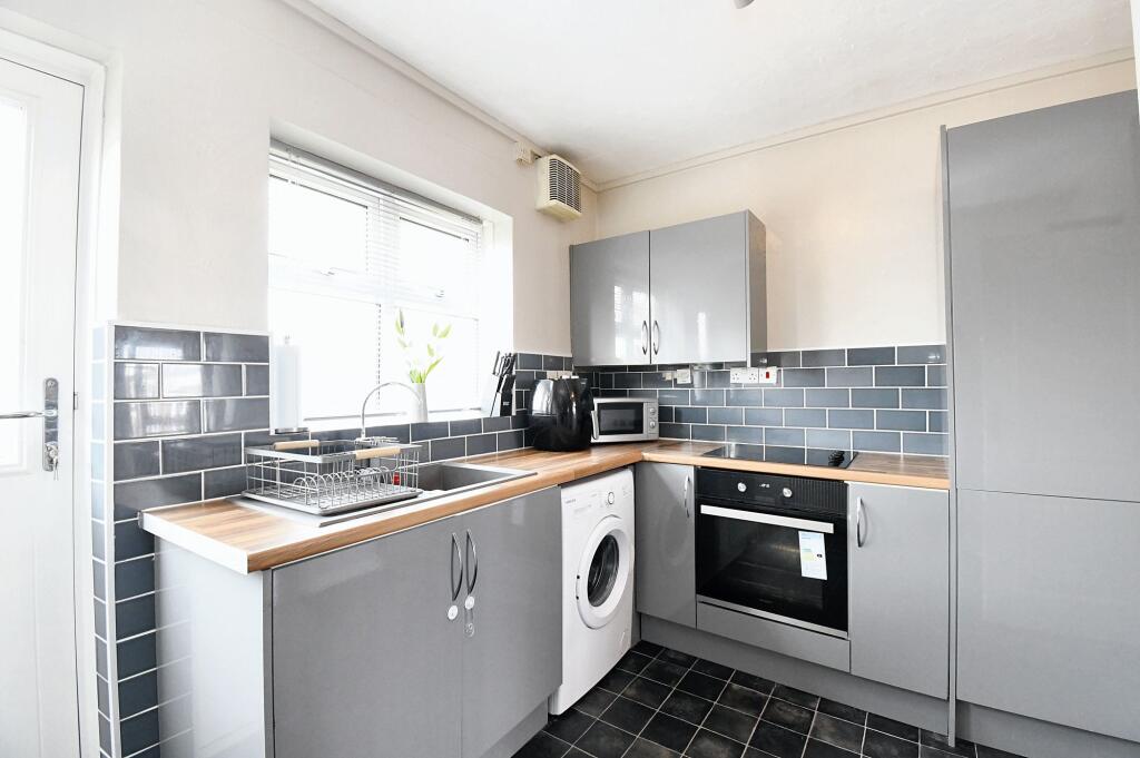 Argosy Drive, Eccles, M30 photo 2