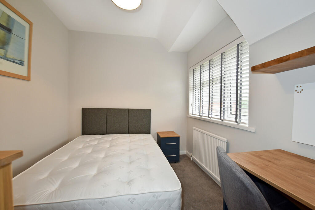 House in Southampton - View 3