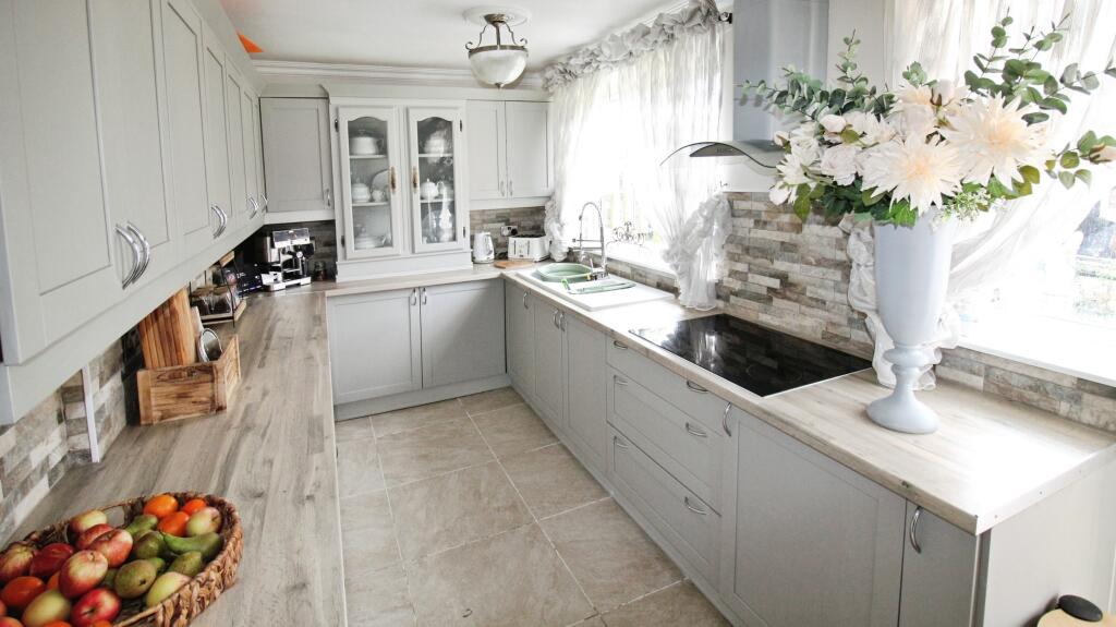 House in Grimsby, East Marsh - More