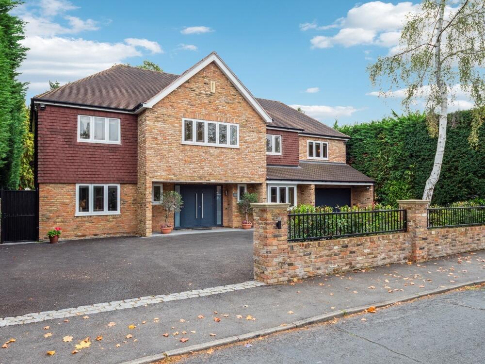 Main image of property: Howards Thicket, Gerrards Cross, Buckinghamshire, SL9