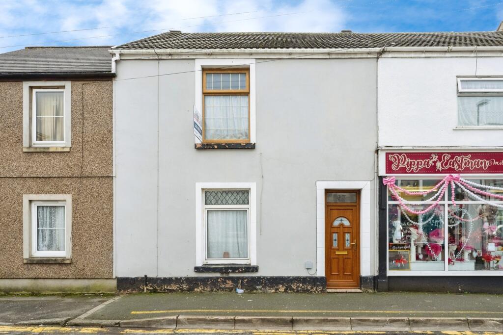 3-bed terraced on Oxford Street, Swansea, SA1, £190,000